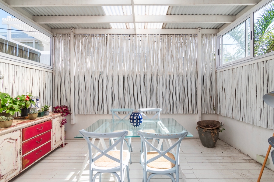 To Let 2 Bedroom Property for Rent in Green Point Western Cape